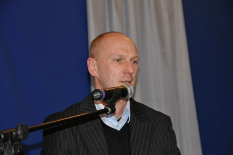 <p>Tomasz Szych podczas ślubowania</p>