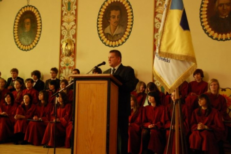 <p>dyrektor I LO Marek Lewicki</p>