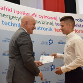 Odebrali certyfikaty 