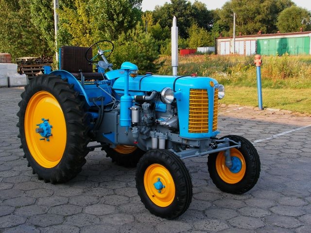 * zetor_25k.jpg