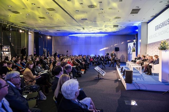 * konferencja3