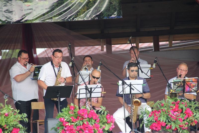* img_8295.jpg