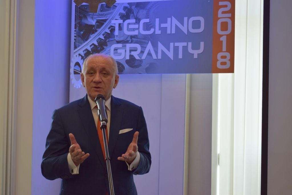 * 2_techno_granty__20_.jpg