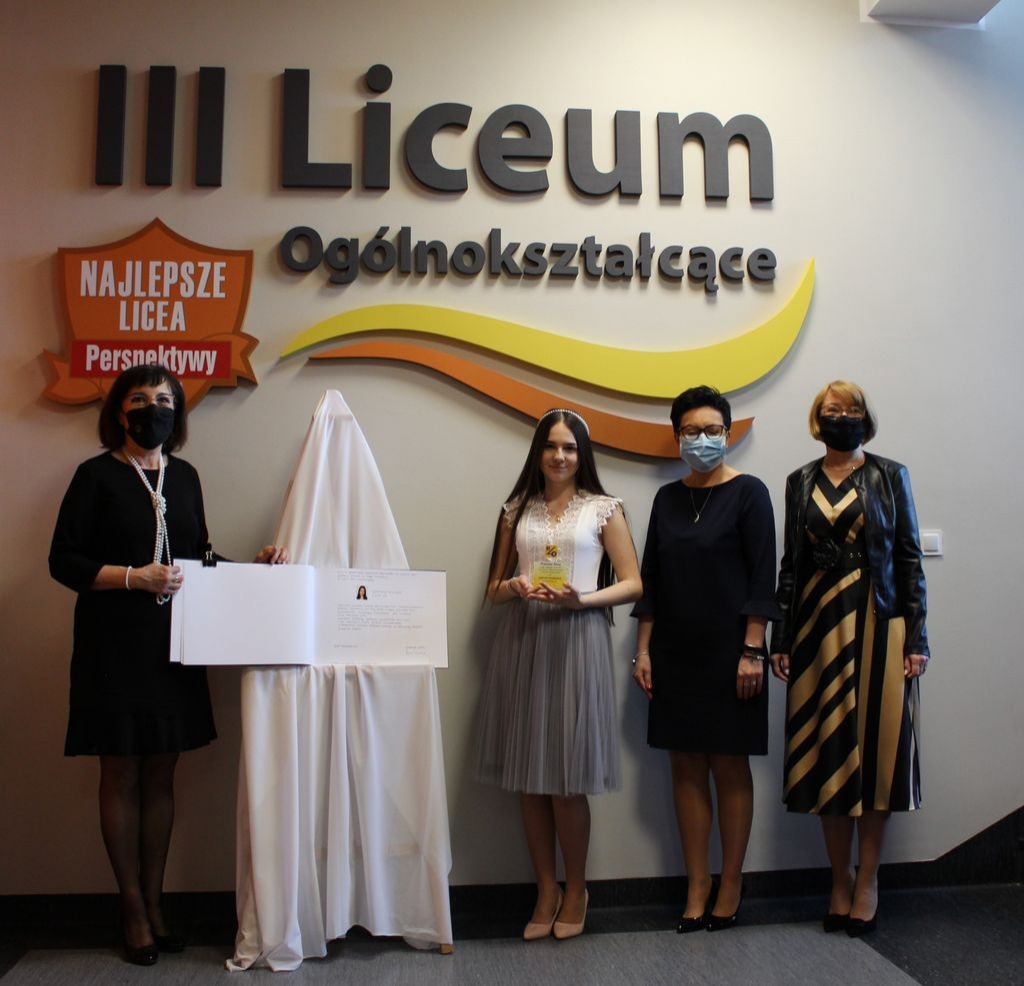 * zakonczenie_roku_3_lo__1_.jpg