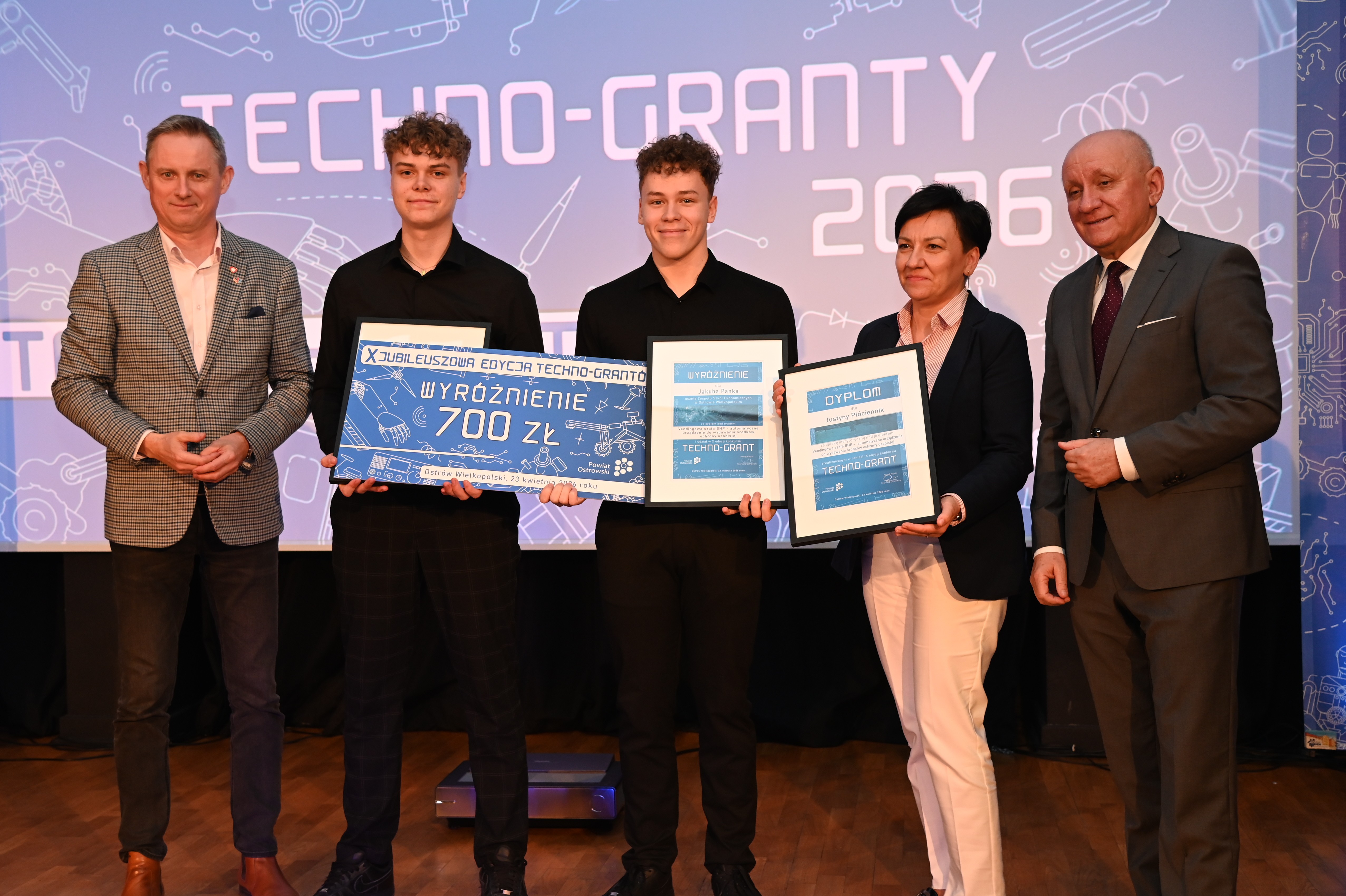 * WYROZNIENIE KREATOR1